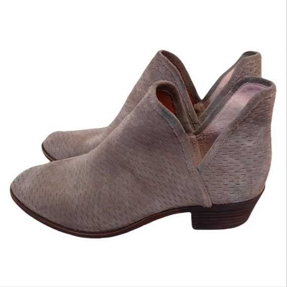 Lucky Brand baley tan suede ankle bootie 11